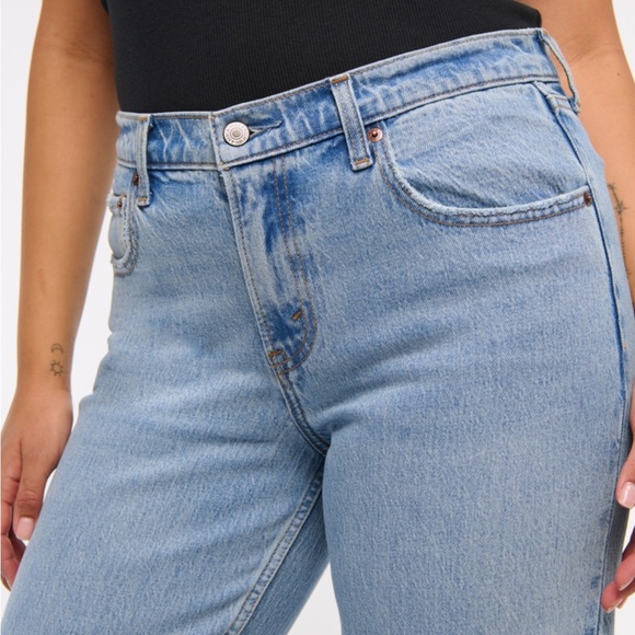 A&F Curve Love Mid-Rise Straight - Picture 2 of 6